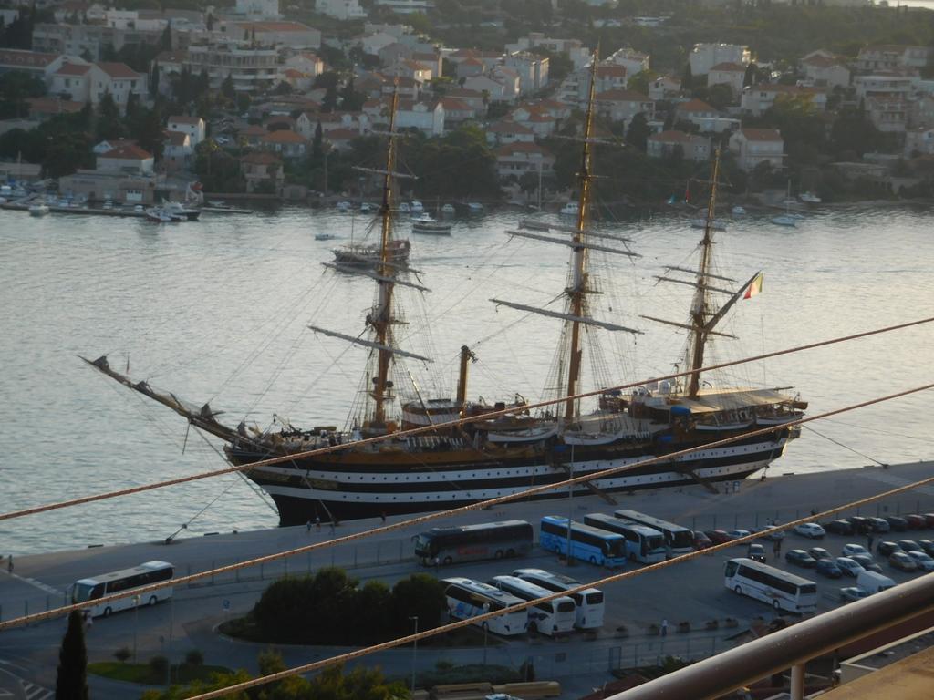Rooms Anela With Large Common Tarrace And Beautiful Sea View Dubrovnik Extérieur photo
